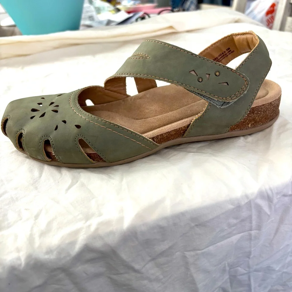 Earth Origins Bosk Brenda  Sandal Mary Jane Slingback Leather Green size 9.5